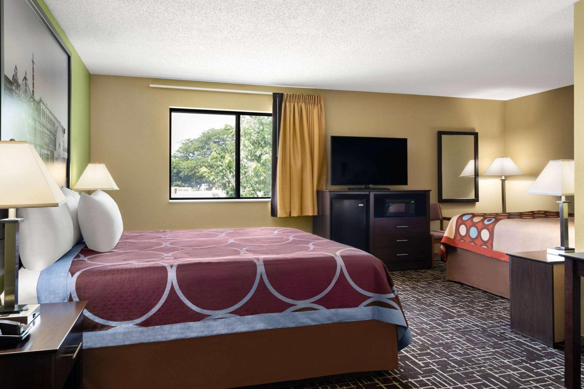 ซูเปอร์ 8 บาย วินด์แฮม ไดเออร์สวิลล์ Hotel Dyersville ภายนอก รูปภาพ