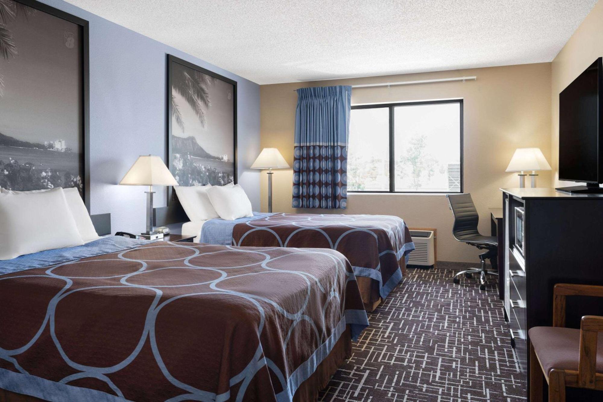 ซูเปอร์ 8 บาย วินด์แฮม ไดเออร์สวิลล์ Hotel Dyersville ภายนอก รูปภาพ