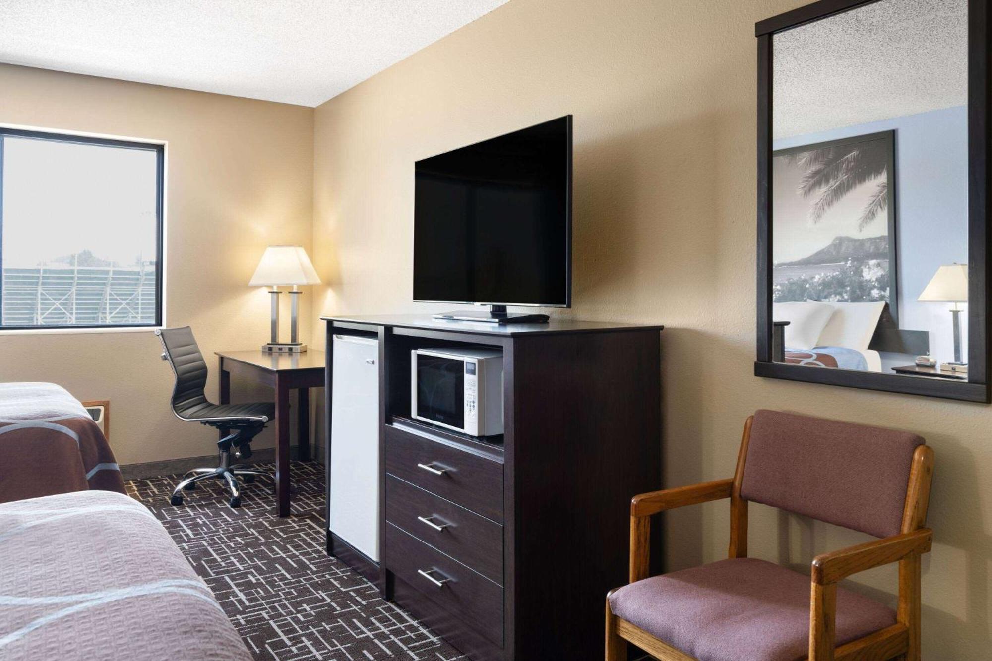 ซูเปอร์ 8 บาย วินด์แฮม ไดเออร์สวิลล์ Hotel Dyersville ภายนอก รูปภาพ